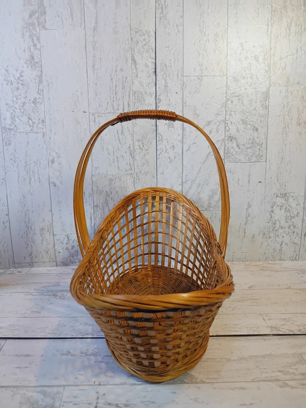 VTG 70s Rustic cottagecore wicker Rattan picnic storage Basket In Warm Haney Bro